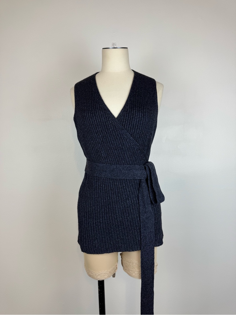 Anne Klein Women V-Neck Wool Silk Blend Sleeveless Wrap Around Cardigan  size M